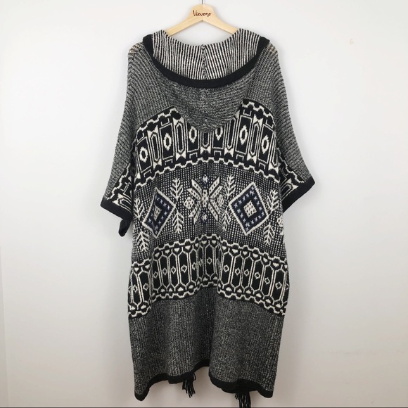 American Eagle l NWT Boho Black Open Front Poncho - Picture 4 of 8